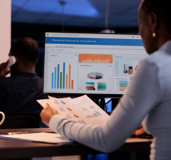 Tableau de bord d’analyse SEO montrant l’évolution du trafic organique